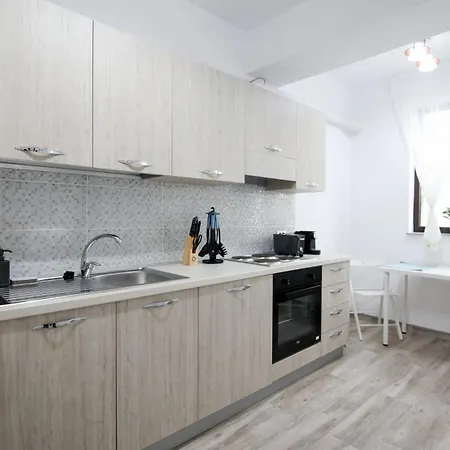 Vitan Oasis - New Building - Free Secured Private Parking - Self Check-in - *