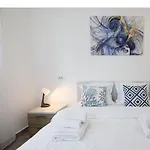Vitan Oasis - New Building - Free Secured Private Parking - Self Check-in - Bükreş
