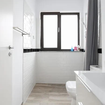 Apartment Vitan Oasis - New Building - Free Secured Private Parking - Self Check-in -