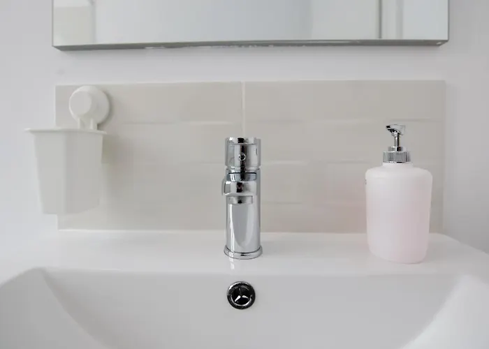 Vitan Oasis - New Building - Free Secured Private Parking - Self Check-in -