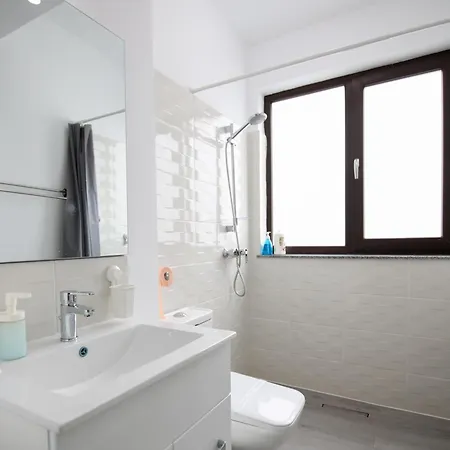 Vitan Oasis - New Building - Free Secured Private Parking - Self Check-in -